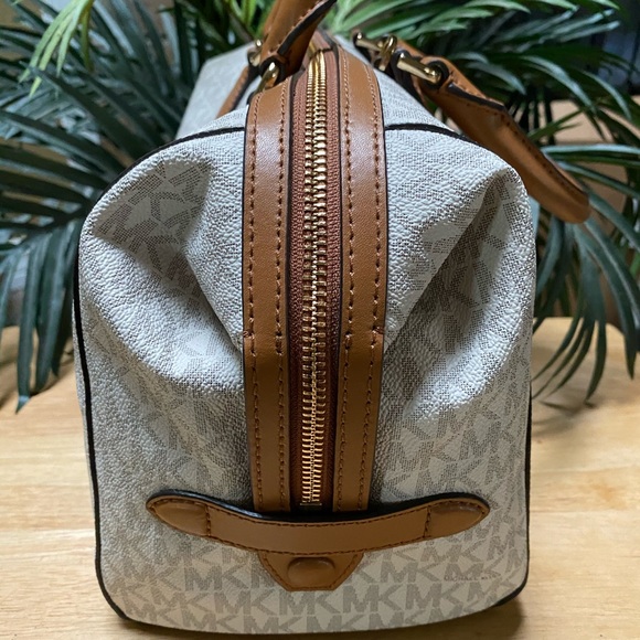 NWT Michael Kors Grayson Vanilla Satchel Tote - Picture 5 of 8